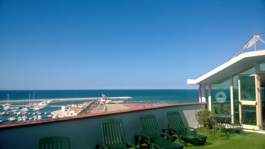Hotel Borgo Marina 로디가르가니코 외부 사진